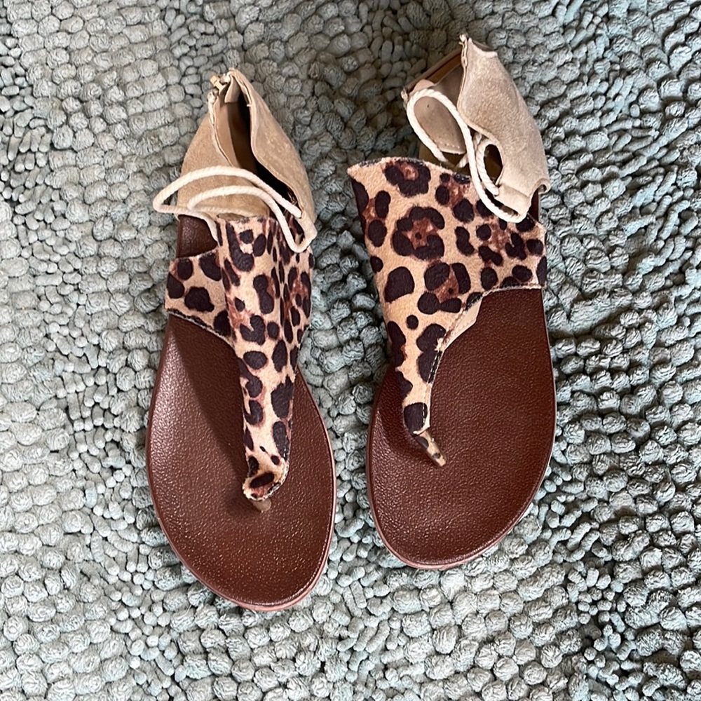 Never worn leopard and canvas sandals size 9